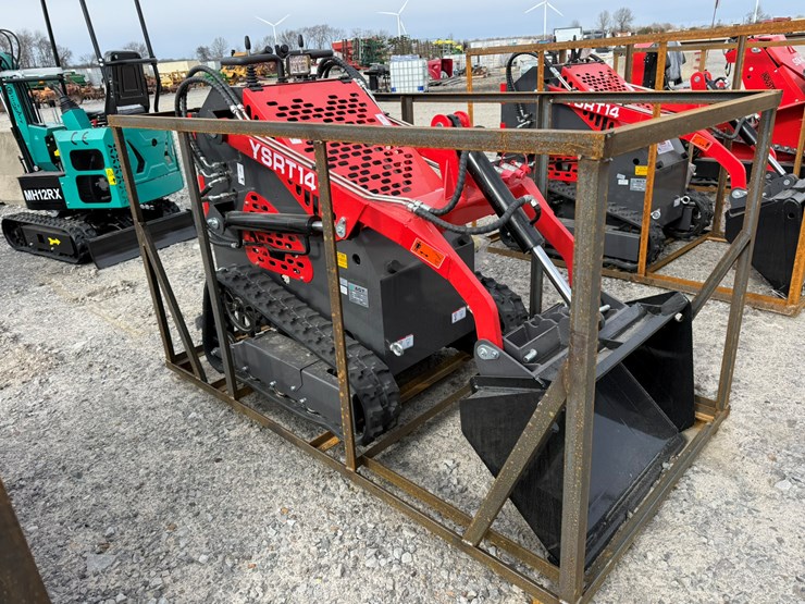 #22788-•-unused-agt-ysrt14-stand-on-tracked-loader-ysrt142025l102468-image-2