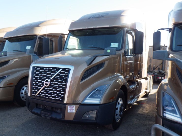 2022-volvo-vnl-760-image-1