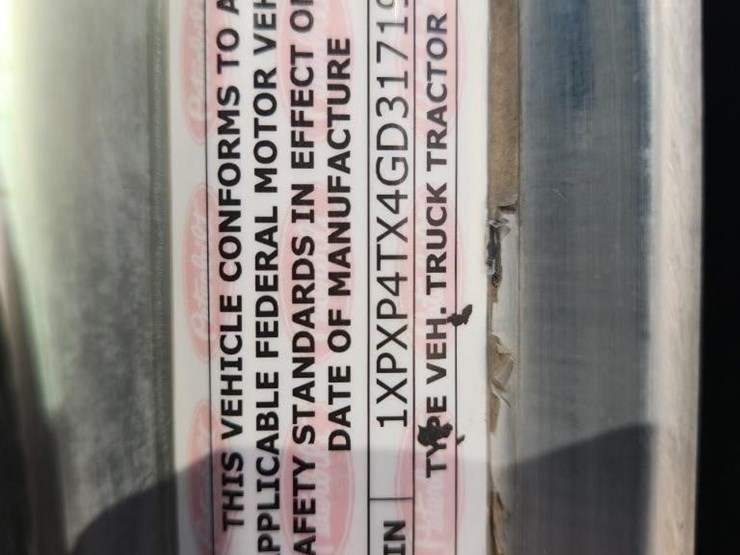 2016-peterbilt-389-image-18