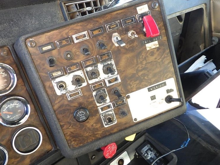 kenworth-14'-t/a-dump-truck-image-28