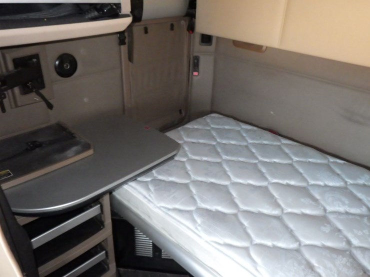 2020-kenworth-t680-image-23