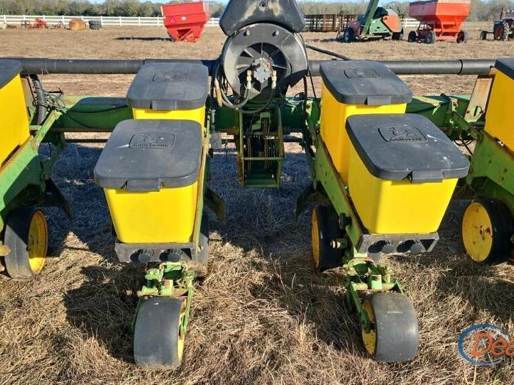 john-deere-7300-image-7