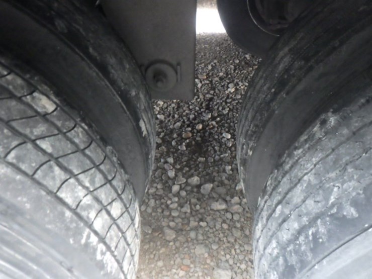 2012-utility-3000r-image-13