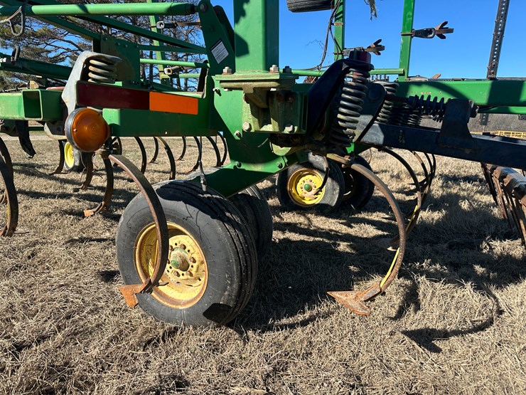 john-deere-27-image-31