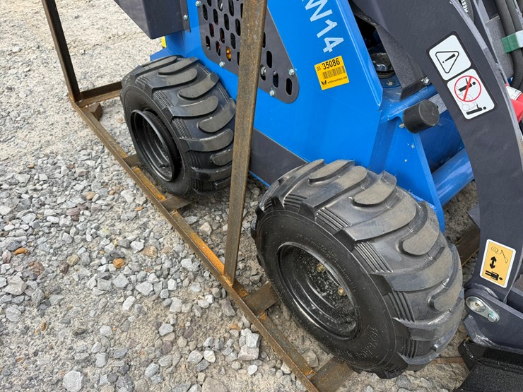 #97-•-unused-agt-mx-mrw14-stand-on-skid-steer-loader-mxmrw142025000732-inv#-35086-image-17