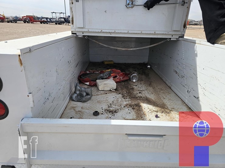 2004-chevrolet-silverado-2500hd-image-17