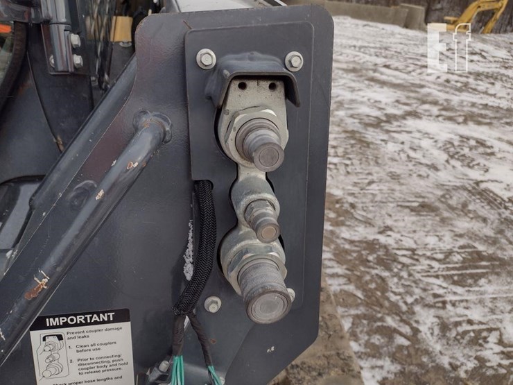 2021-deere-325g-image-14