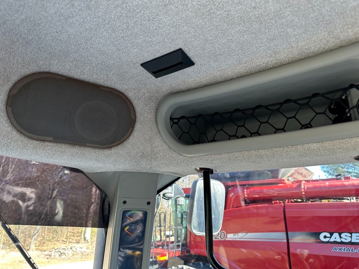 2014-new-holland-t8.330-image-74