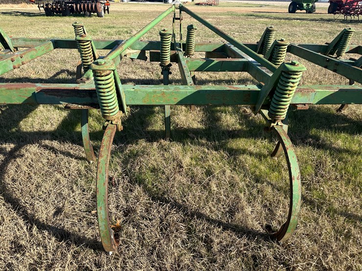 #35833-•-16'-chisel-plow-image-12