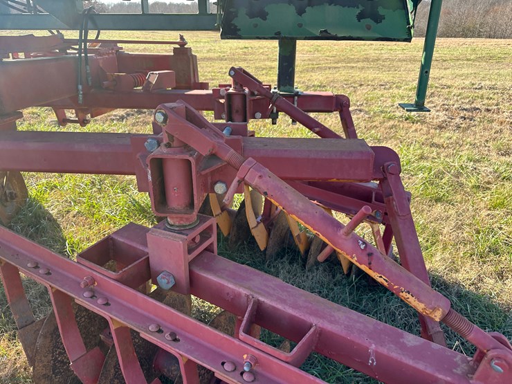 #35840-•-tandem-levee-plow-w/seed-box-image-21