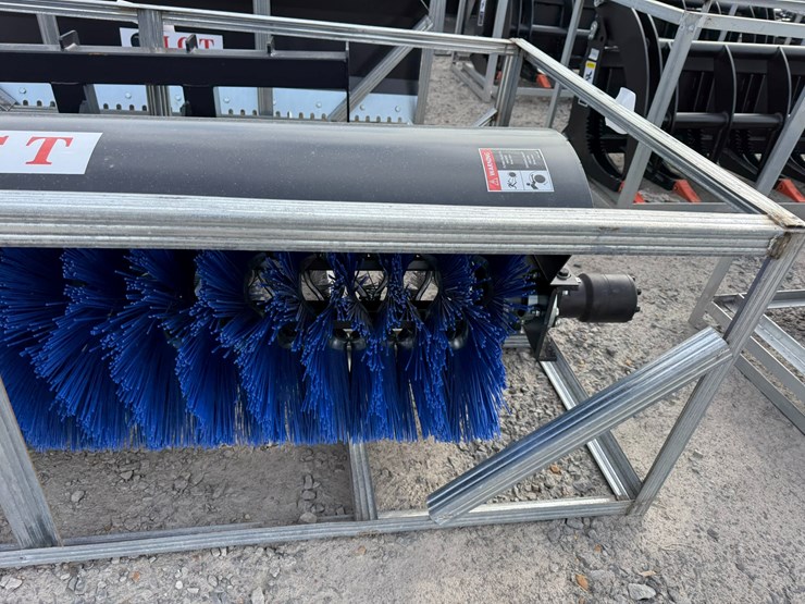 #2088-•-unused-jct-6'-skid-steer-sweeperinv#-36034-image-7