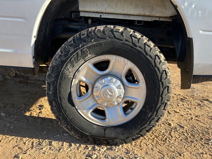 2022-dodge-2500-image-12