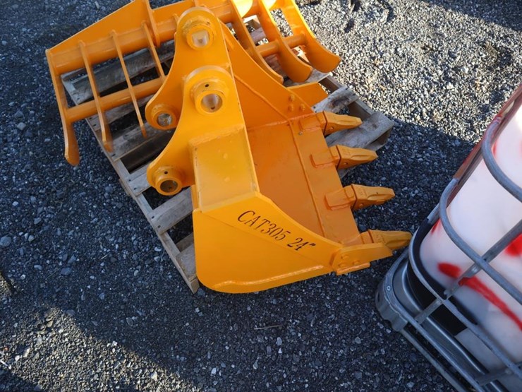 caterpillar-305-image-1