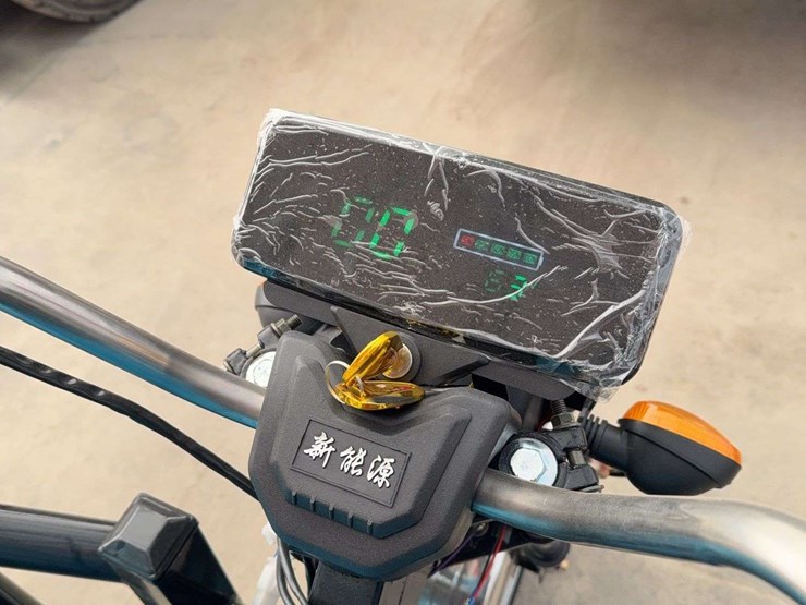 electric-tricycle-with-dump-bed,-60-volt-image-10