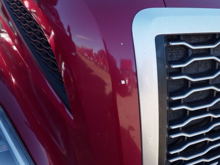 2021-volvo-vnl-300-image-5