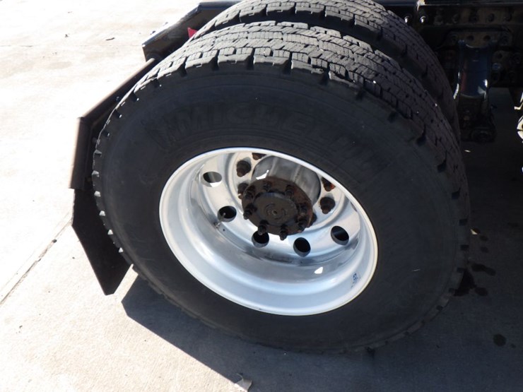 2020-volvo-vnl-760-image-7