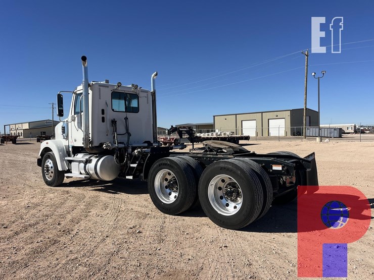 2022-freightliner-coronado-122-sd-image-2