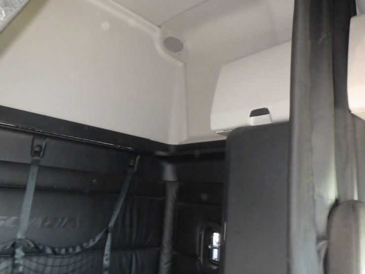 2023-freightliner-cascadia-126-image-4