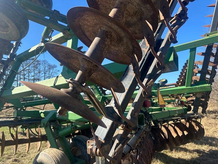 john-deere-32-image-20