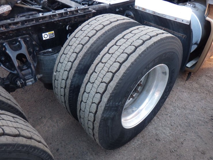 2022-kenworth-t680-image-5