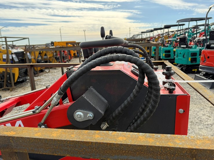 #22788-•-unused-agt-ysrt14-stand-on-tracked-loader-ysrt142025l102468-image-10