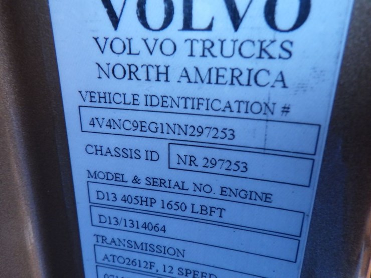 2022-volvo-vnl-760-image-23