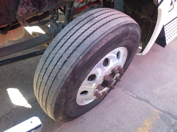 2016-kenworth-t680-image-17