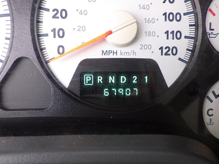 2009-dodge-2500-image-24