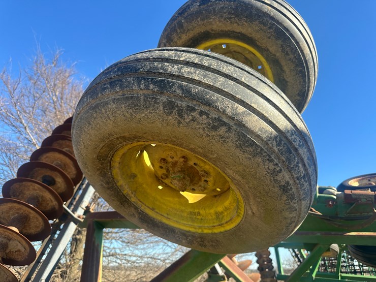 john-deere-27-image-15