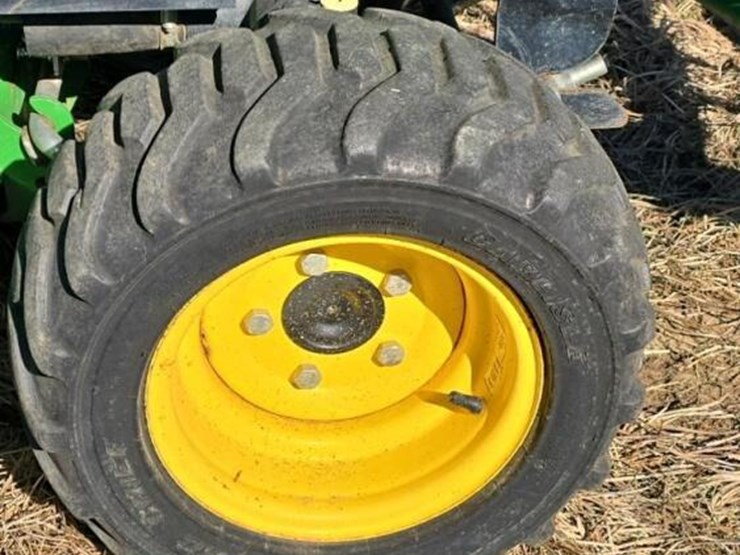 2016-john-deere-1025r-image-4