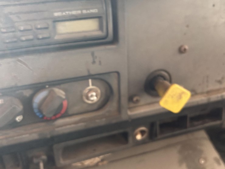 2001-international-4700-image-36