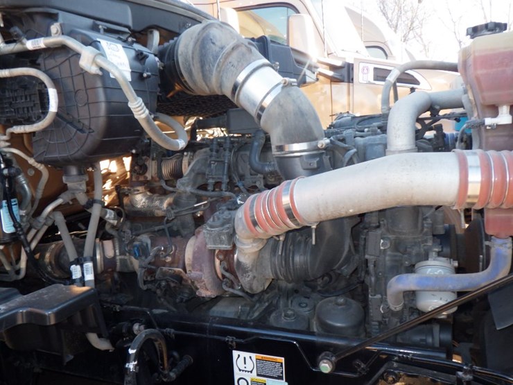 2022-kenworth-t680-image-28