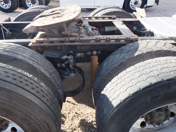 2010-kenworth-t800-image-7