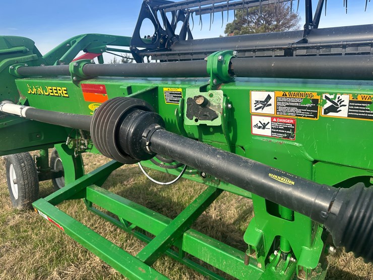 2015-john-deere-630d-image-16