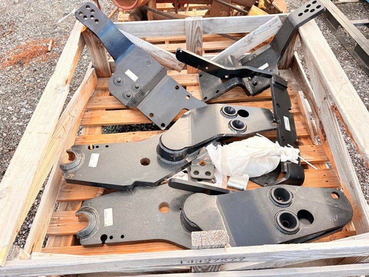 farmall-75-tractor-loader-bracket-image-2