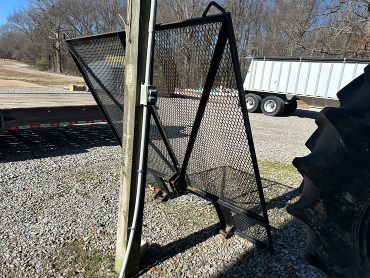 #35804-•-3pt-back-glass-tractor-guard-image-3