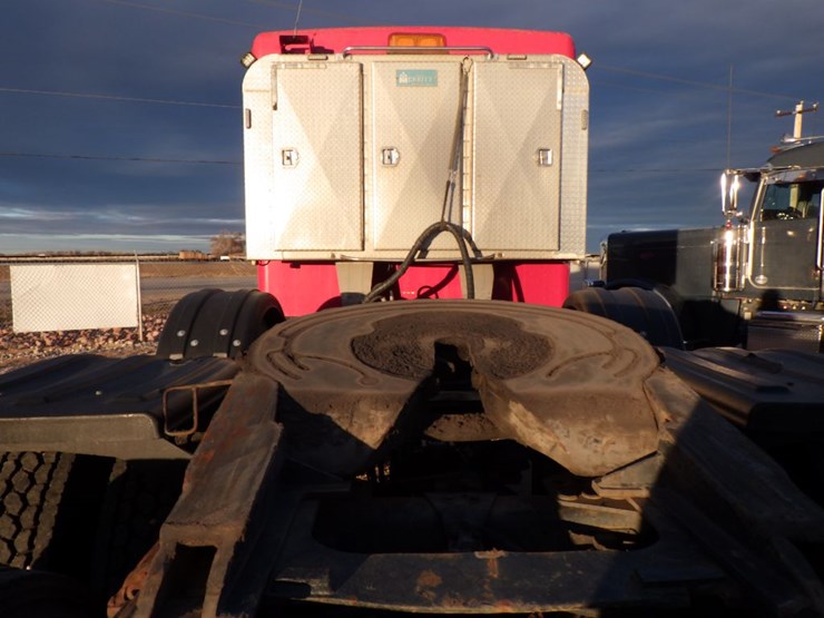 2014-kenworth-t800-image-13