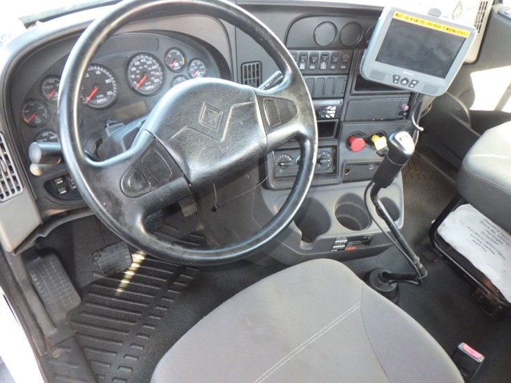 2017-international-prostar-image-15