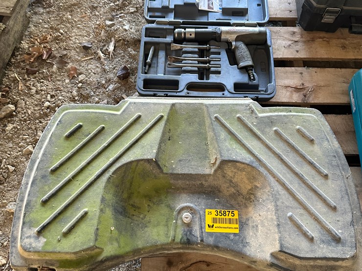 #35875-•-ingersoll-rand-air-hammer-&-fourwheeler-rack-box-image-1