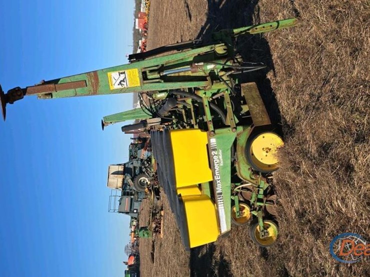 john-deere-7300-image-3