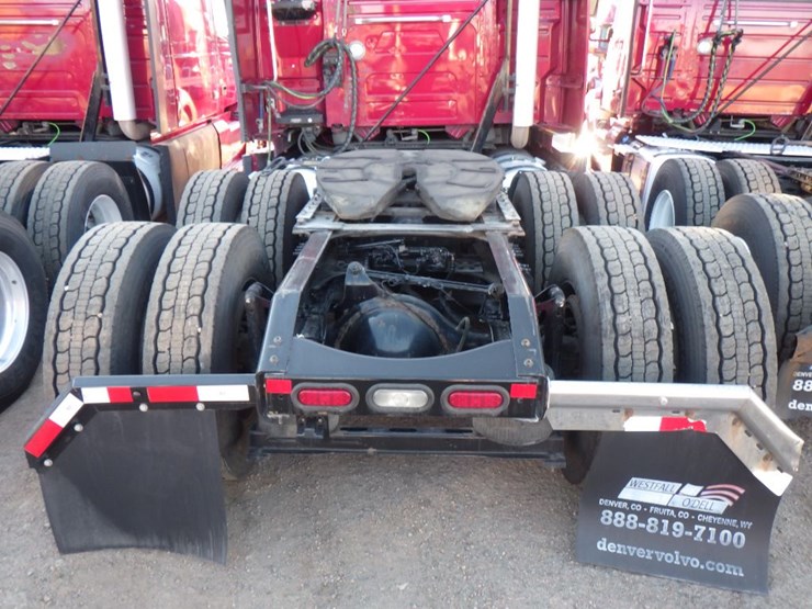 2020-volvo-vnl-760-image-9