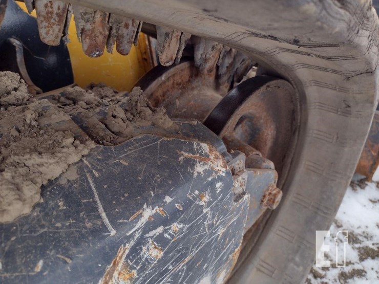 2021-deere-325g-image-33