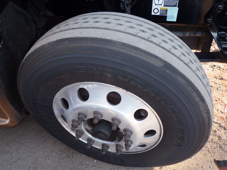 2022-kenworth-t680-image-28