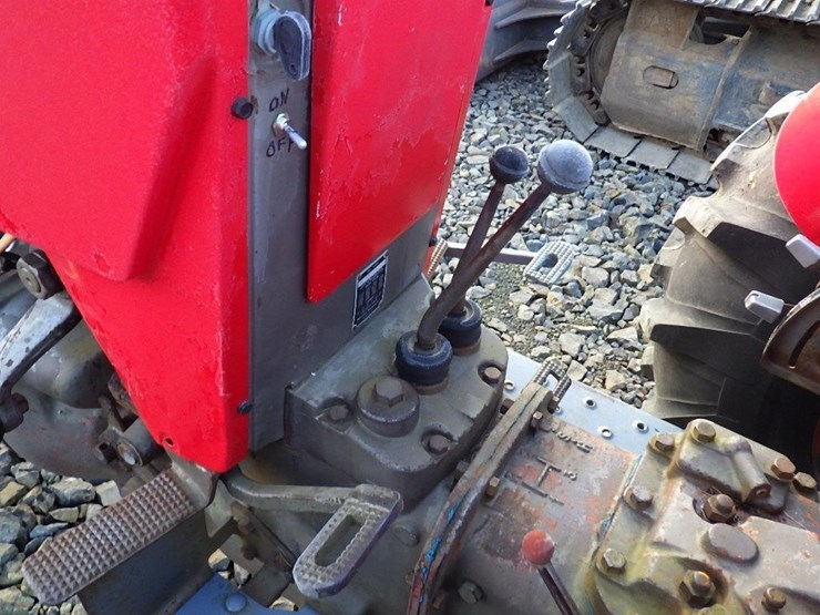 massey-ferguson-tractor-image-19