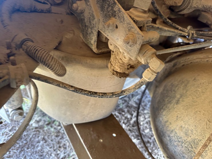 1997-caterpillar-10-image-16