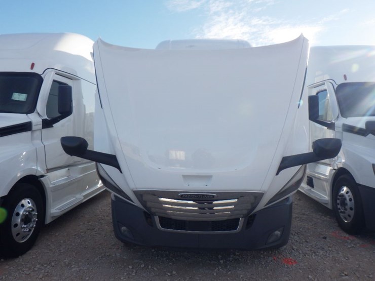 2022-freightliner-cascadia-126-image-26