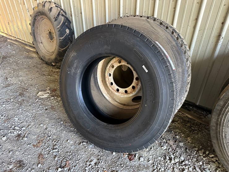 #35095-•-unused-lot-of-(3)-tires-image-1