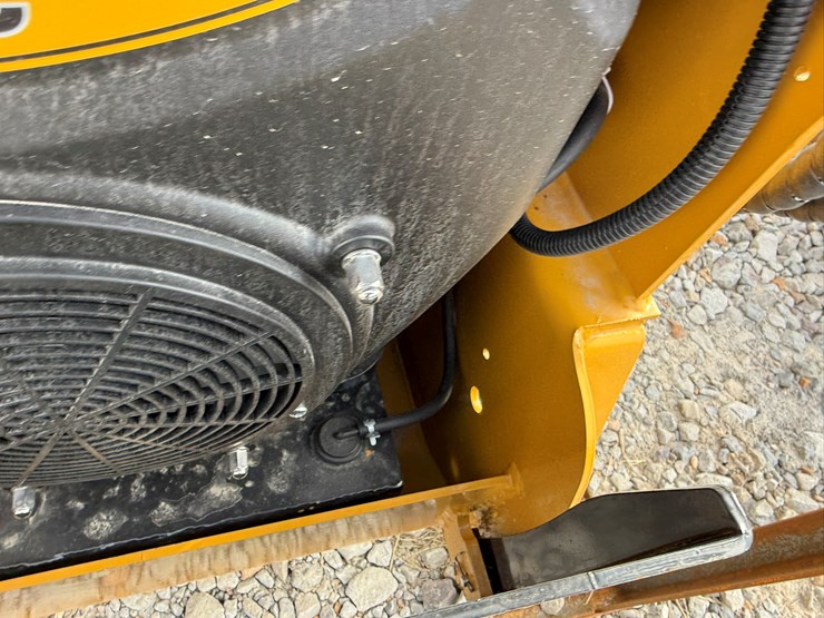 #82-•-unused-agt-mx-crt23-stand-on-tracked-loader-mxcrt232025j00637-inv#-35702-image-30