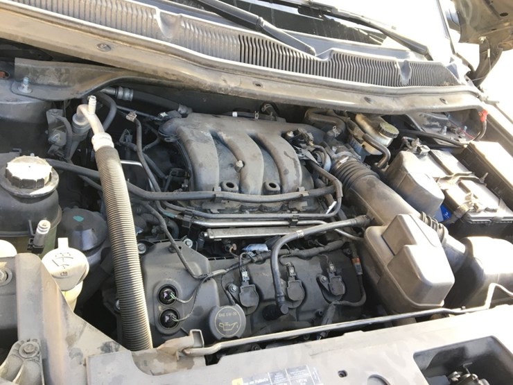 2016-ford-explorer-image-10