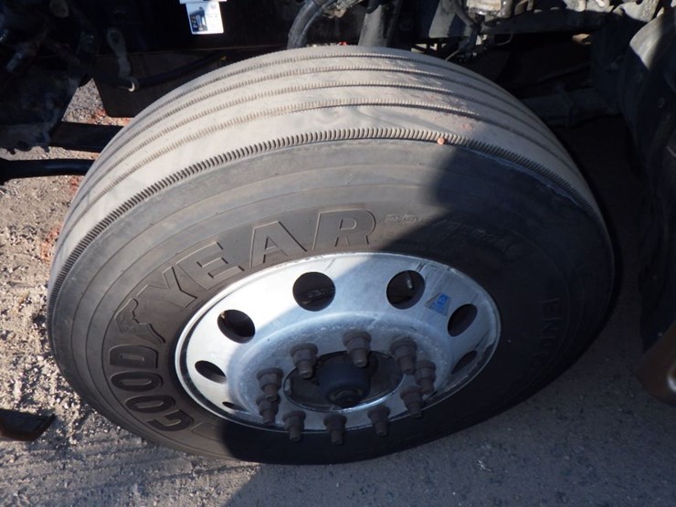 2022-kenworth-t680-image-25